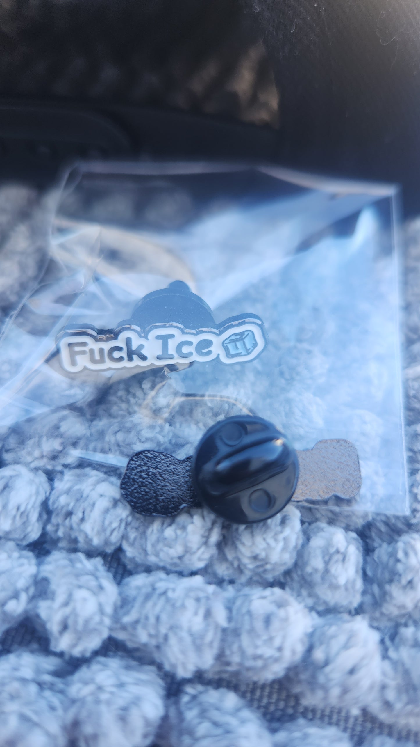 Fu... Ice pin