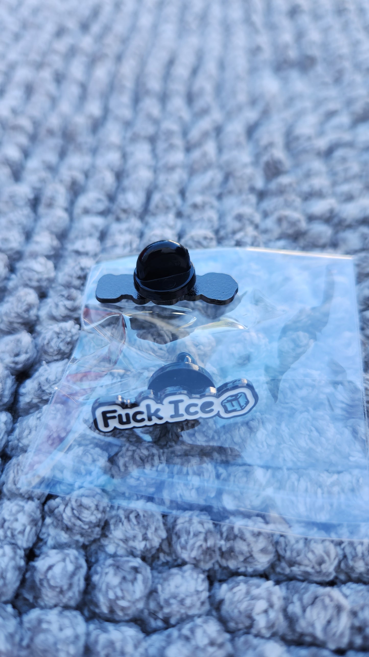 Fu... Ice pin