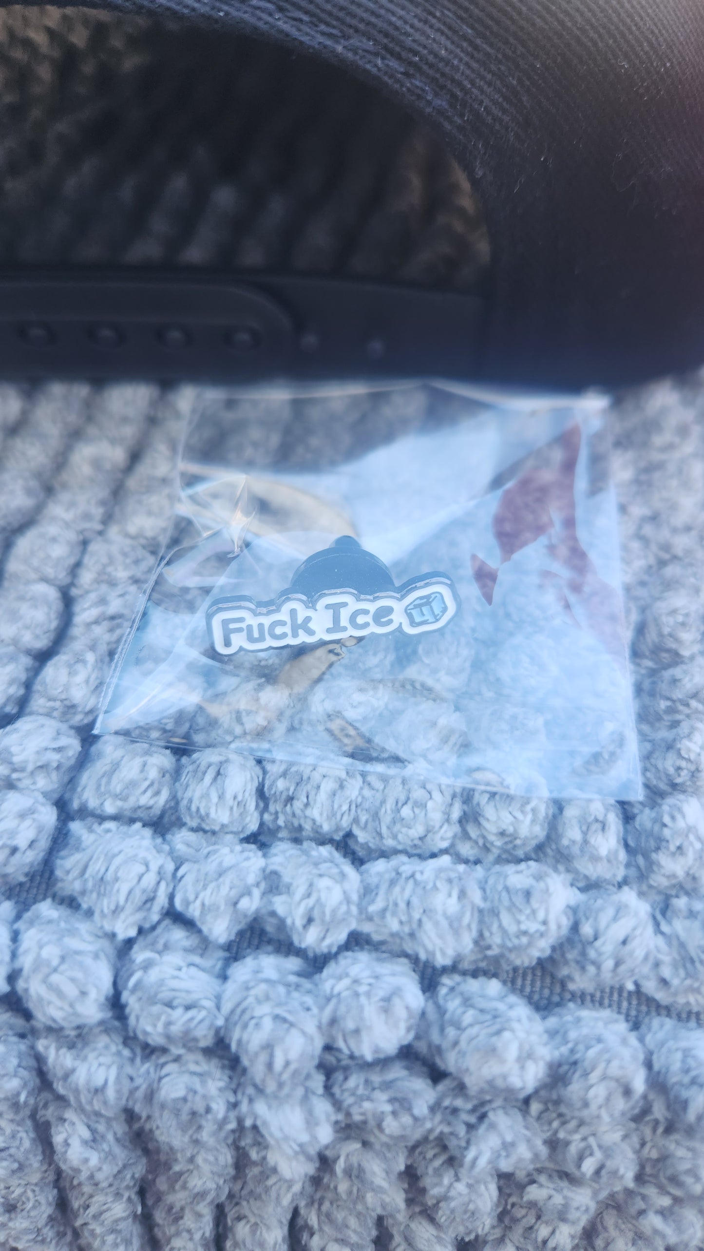 Fu... Ice pin
