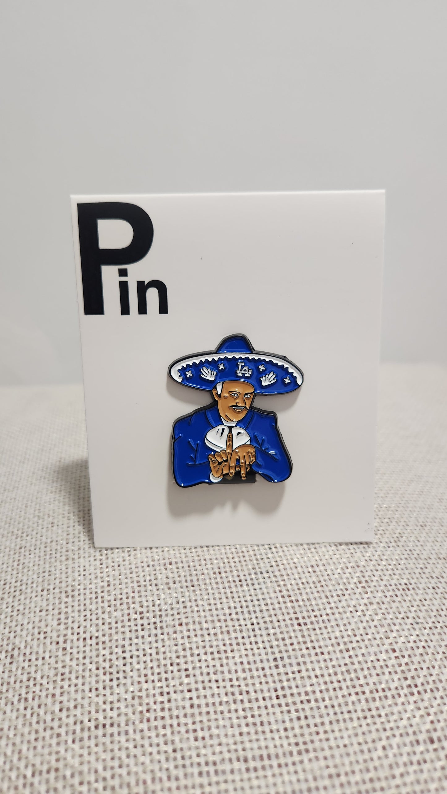 Chente LA Hat pin Clip