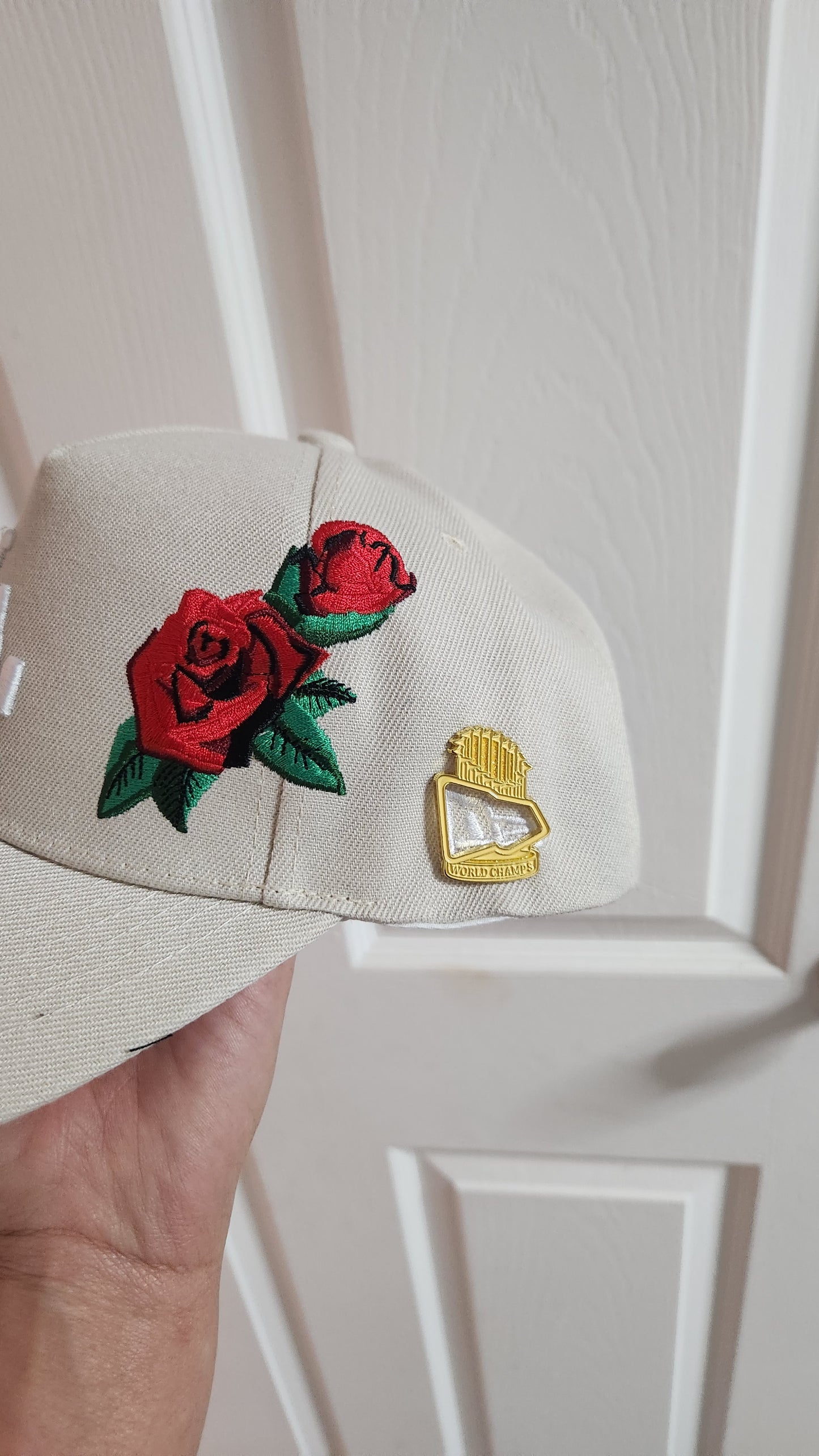 Hat plus 2 pins