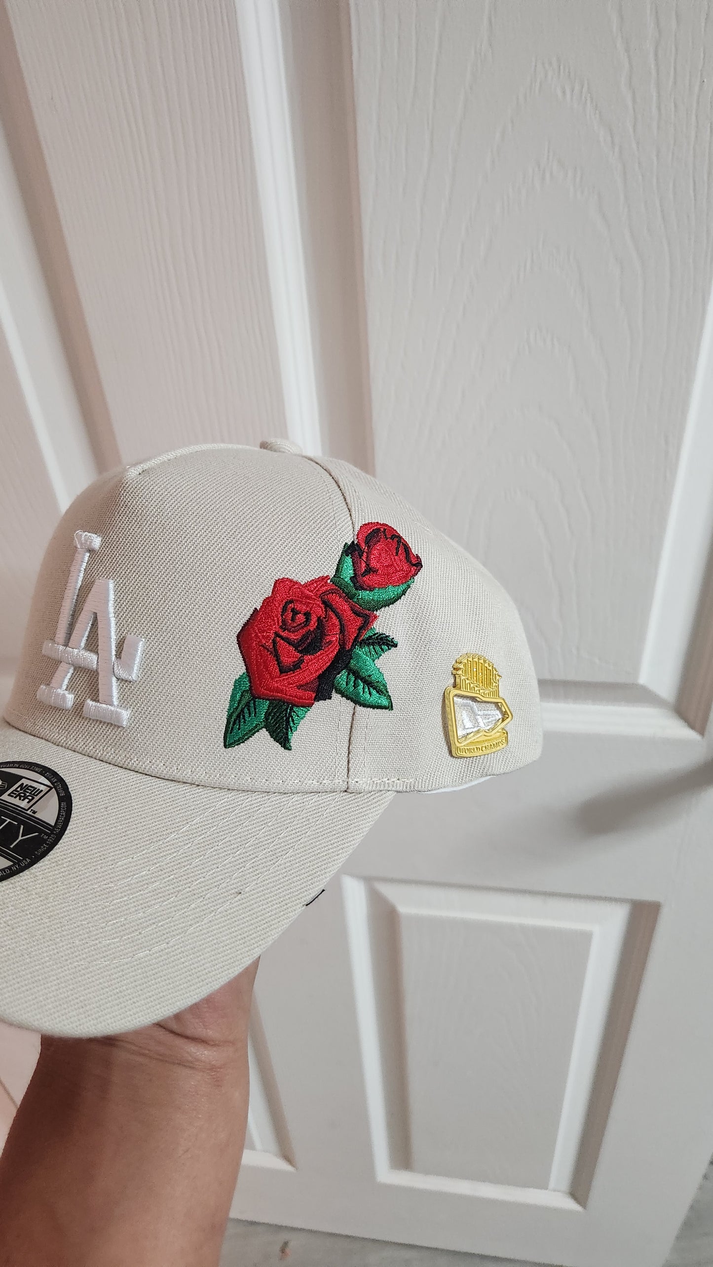 Hat plus 2 pins