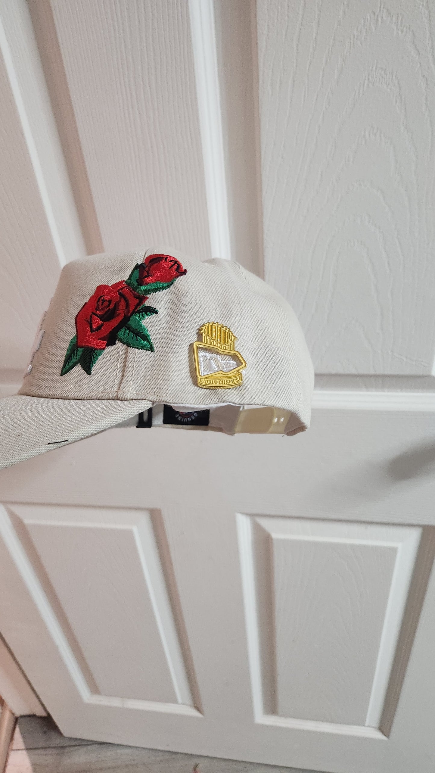 Hat plus 2 pins