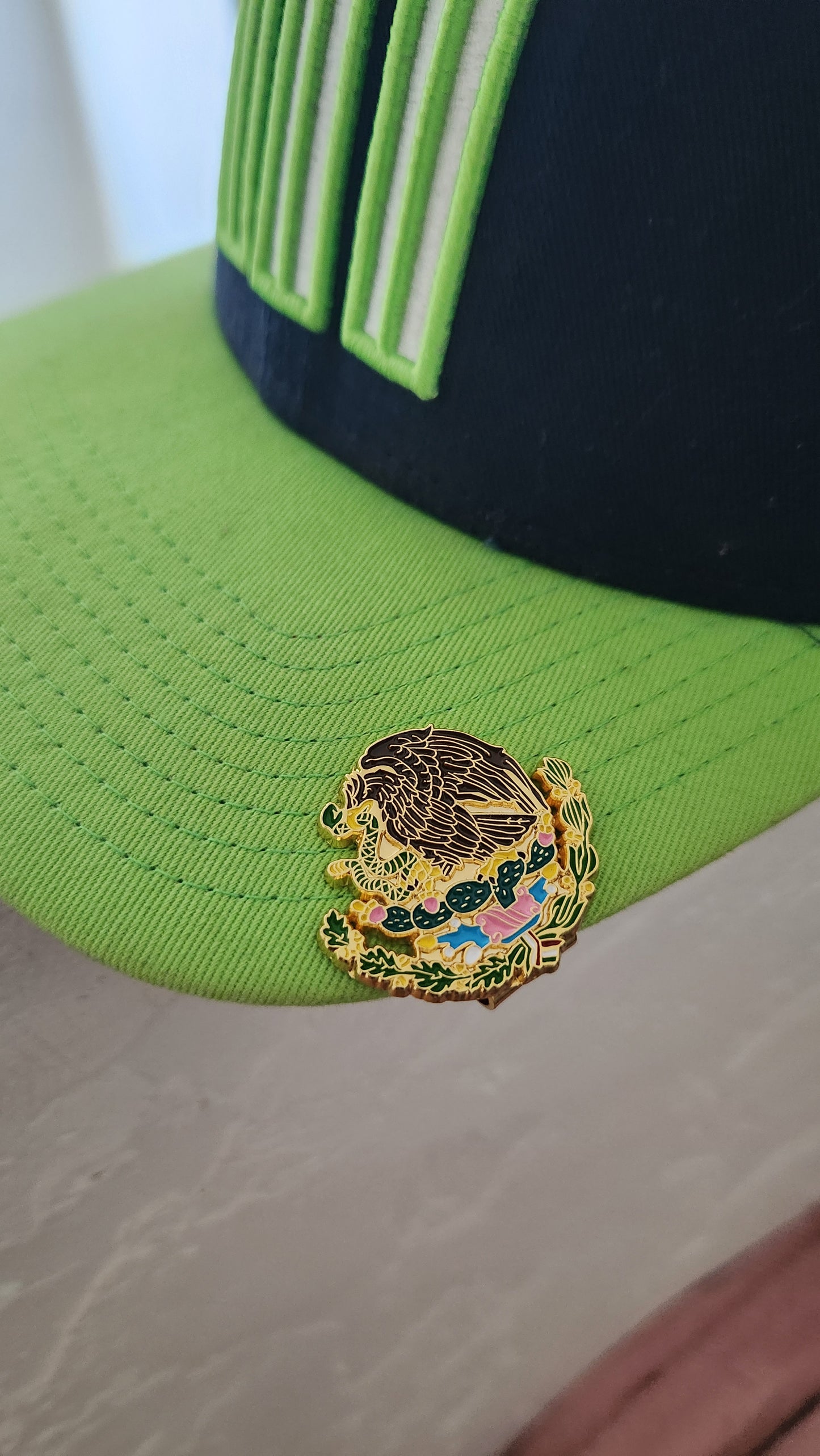 Escudo Mexicano Hat Clip